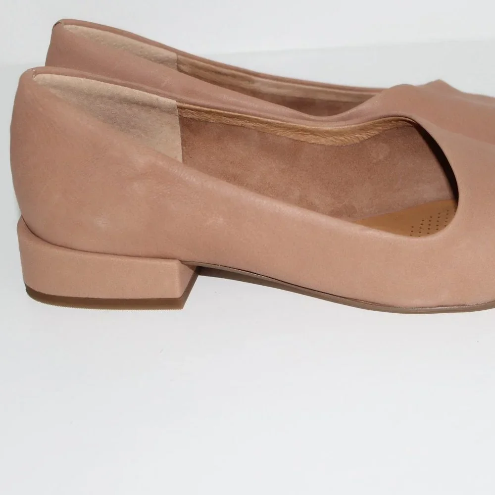 REDUCED CORSO COMO Honey Dew Beige Leather Asymmetr Comfort Pump 9.5 M BETSIE